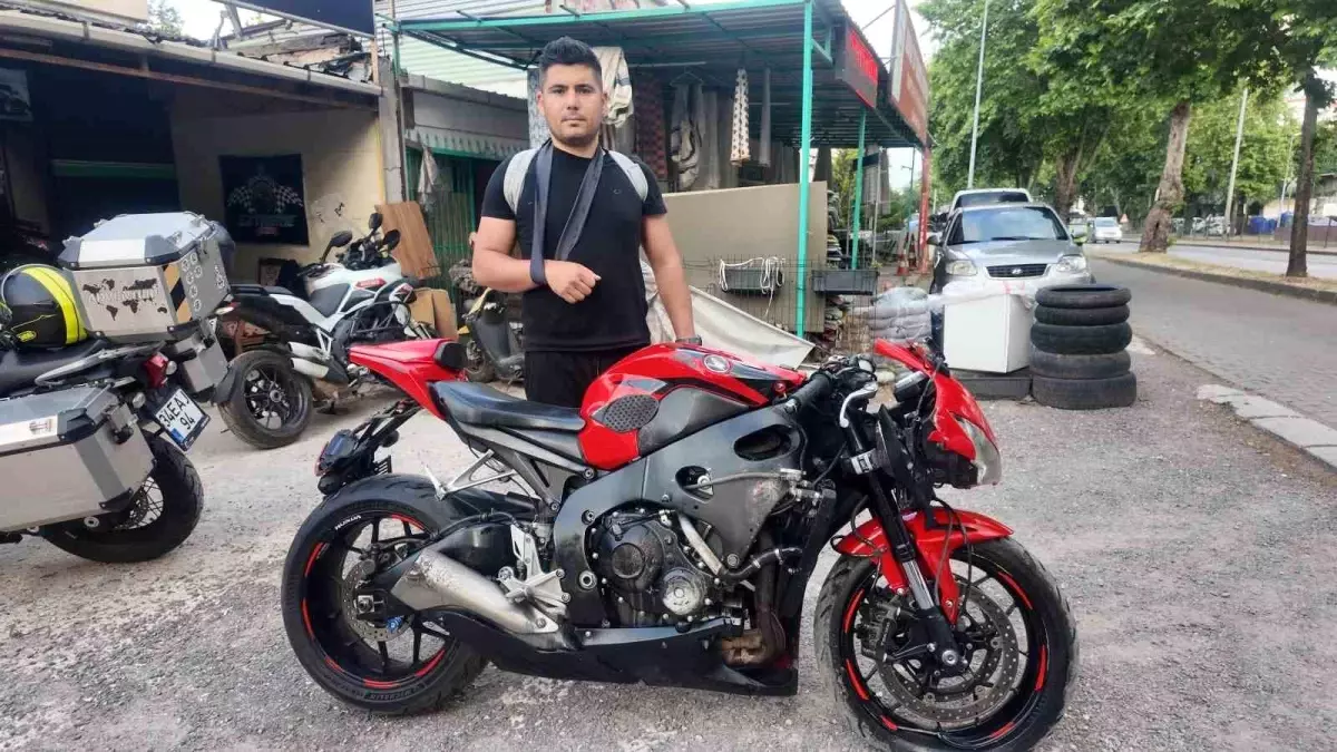 Kocaeli'de Kazaya Neden Olan Kanalizasyon Sızıntısı: 3 Motorcu Yaralandı