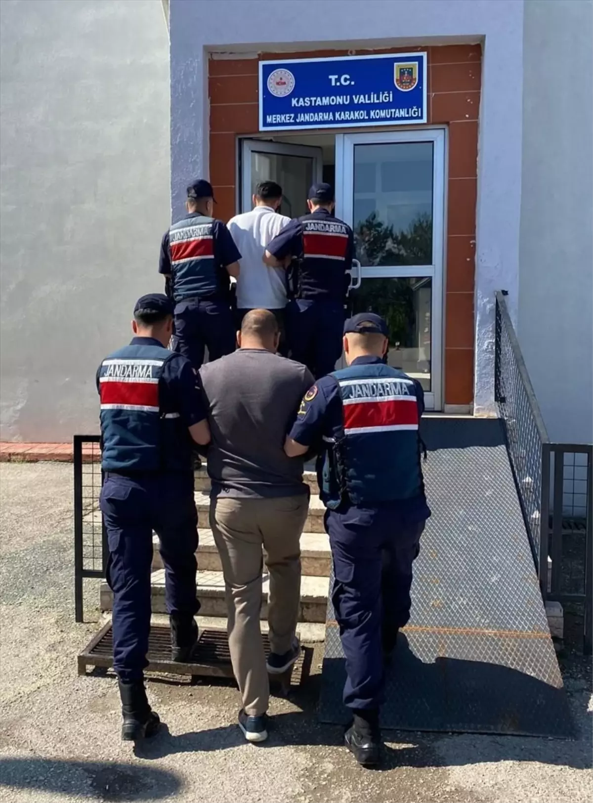 Kastamonu'da Dolandırıcılık Operasyonu: 5 Tutuklama