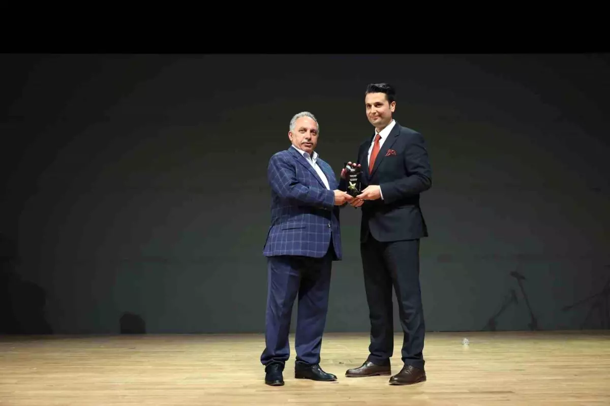 Talas Belediye Başkanı Mustafa Yalçın'a Onur Ödülü