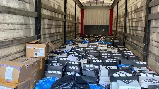 Şoför, 6 Milyonluk Ayakkabıları Çaldı