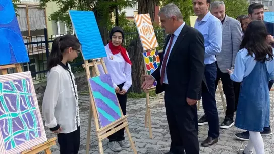 Erzurum'da 4. Görsel Sanatlar Şöleni Açıldı