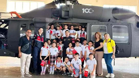 Öğrenciler Jandarma'yı Ziyaret Etti