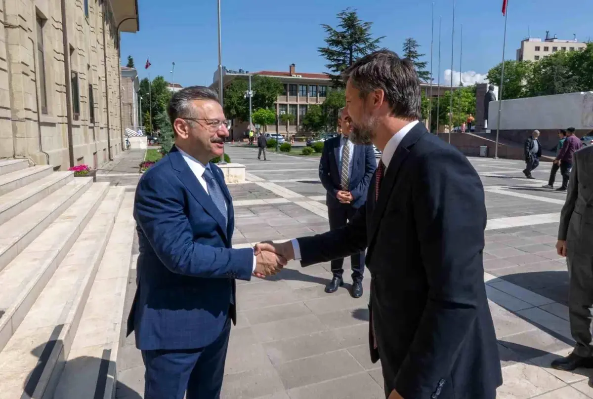 Vali Aksoy, Macar Büyükelçi Matis'i Ağırladı