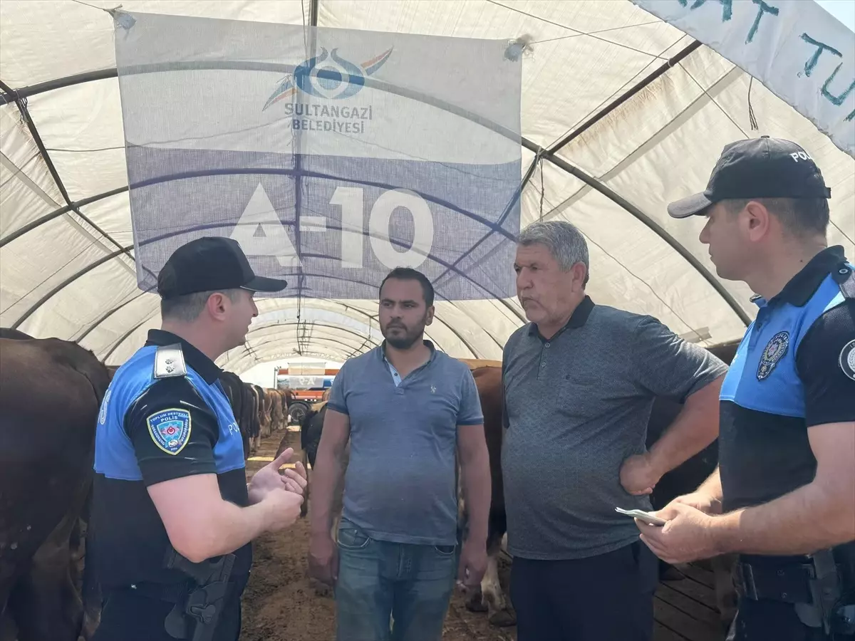 Polis Sultangazi'de Kurban Satıcılarını Bilgilendirdi