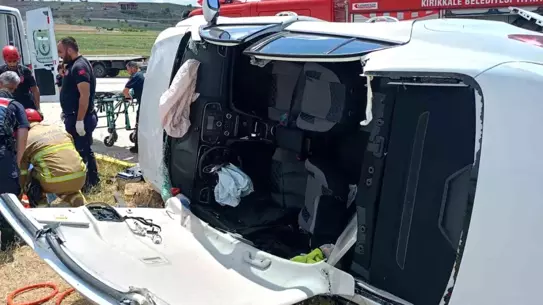 Kırıkkale'de Otomobil Şarampole Devrildi: 2 Yaralı