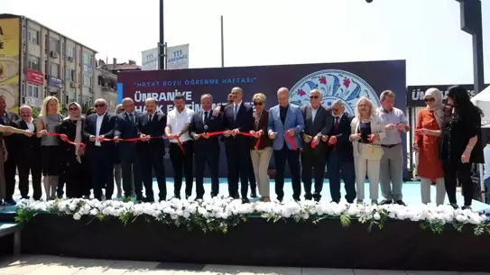 Ümraniye'de 'Halk Eğitimi Merkezi Yıl Sonu Sergisi' açıldı