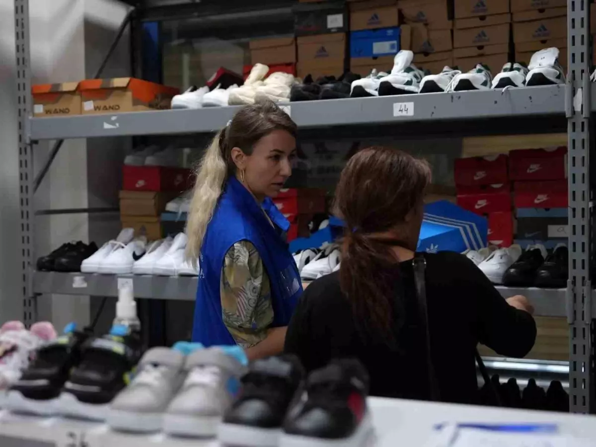 Düzce Belediyesi'nden 450 Çocuğa Bayramlık Kıyafet