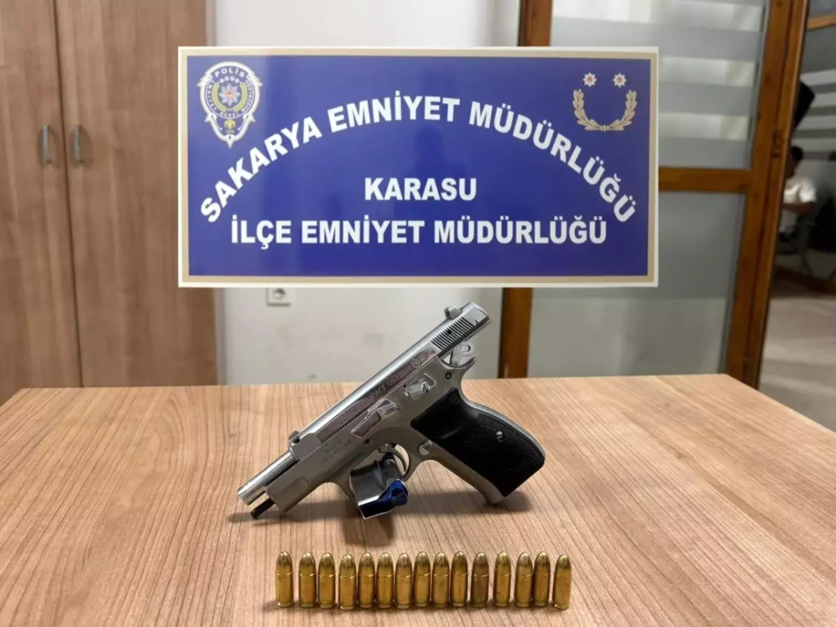 Karasu'da Ruhsatsız Silahla Gözaltı