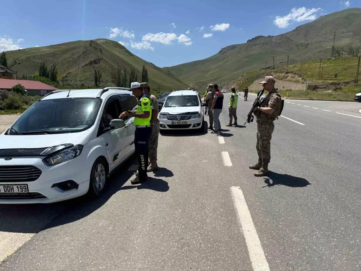 Hakkari'de Trafik Denetimleri Artıyor