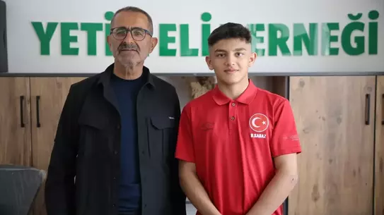 Niğdeli Güreşçi Doğan Sabaz Altınla Ödüllendirildi