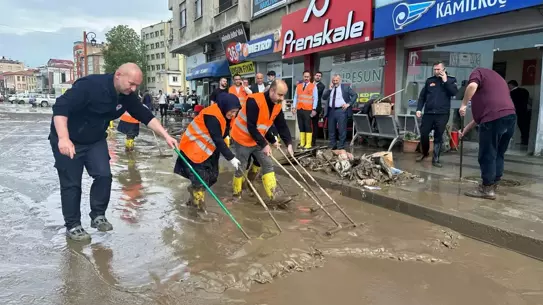 Trabzon'da Aşırı Yağışın İzleri Silinecek