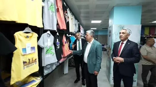 Dilovası Belediyesi'nden İhtiyaç Sahiplerine Ücretsiz Kıyafet Desteği
