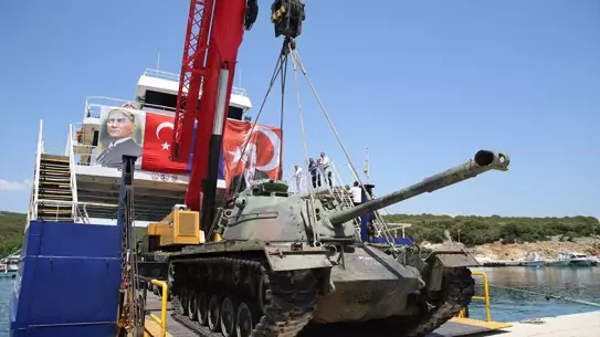 Saros'ta Dalış Turizmi İçin Tank Batırıldı