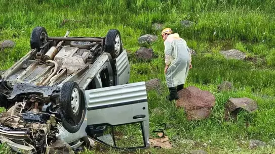 Varto'da Tır ve Hafif Ticari Araç Çarpıştı