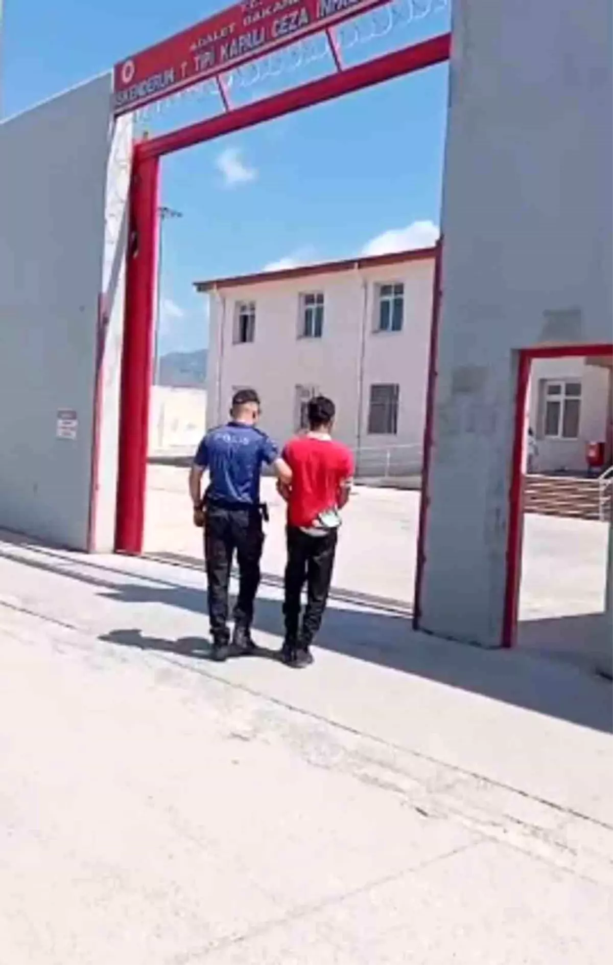 Arsuz'da Minibüste Taciz: Şüpheli Tutuklandı
