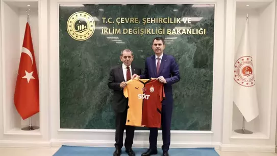 Bakan Kurum, Dursun Özbek'i Kabul Etti