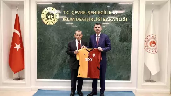 Bakan Kurum'dan Galatasaray'a Tebrik