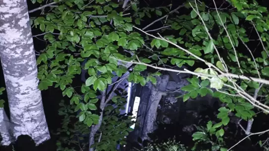 İnegöl'de Uçuruma Yuvarlanan Araçta 3 Yaralı
