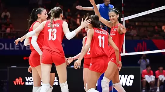 Voleybolda Türkiye, Fransa'yı 3-1 Yendi