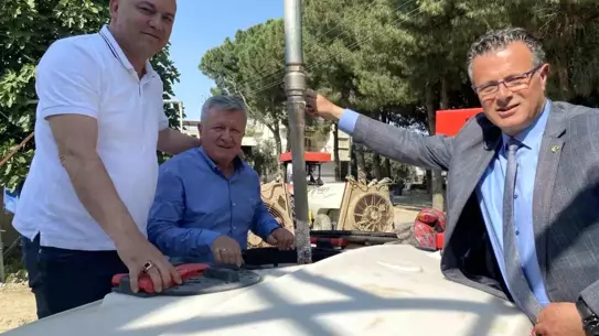 Alaşehir'de Çiftçiler, Ücretsiz Su Dolum İstasyonlarıyla Çifte Bayram Kutluyor