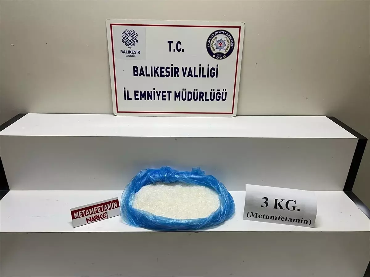 Edremit'te Uyuşturucu Operasyonu: 3 Kg Ele Geçirildi