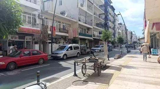 3 Yaşındaki Çocuk Yolda Araçla Çarpıştı