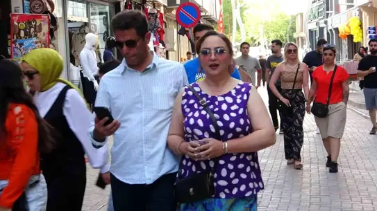 İranlı Turistler Van'da Çifte Bayram Yaşattı