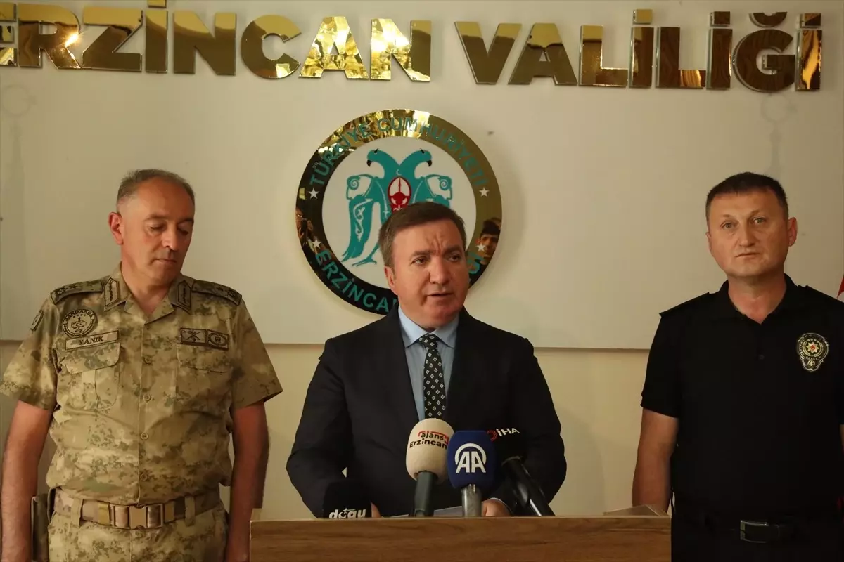 Erzincan'da 12 Terör Şüphelisi Gözaltına Alındı