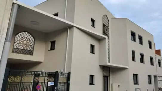Camii'de Kur'an Yakan Şüpheli Yakalandı