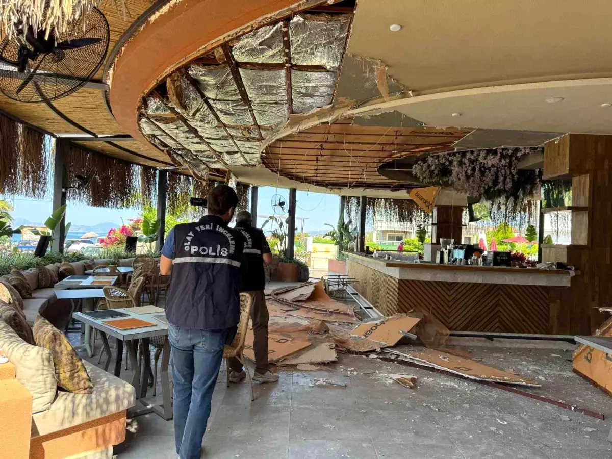 Fethiye'de Restoran Tavanı Çöktü