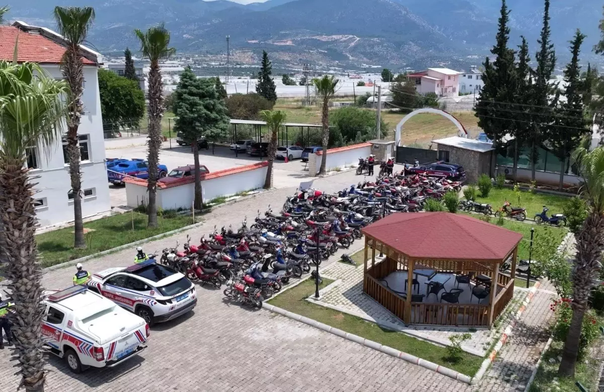 Kaş'ta Huzur Uygulaması: 145 Motosiklet Men Edildi