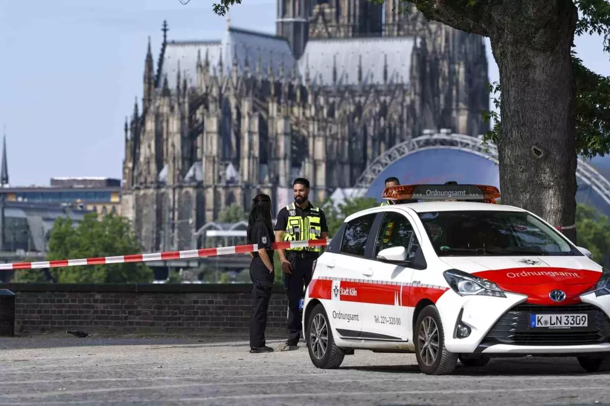 Köln'de 20 Bin Kişi Tahliye Edildi: 2. Dünya Savaşı'ndan Kalma Bombalar İmha Edilecek