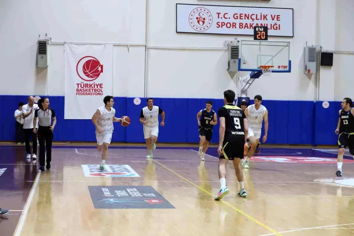 İstanbul Arel Ü. Basketbol Takımı Namağlup Şampiyon