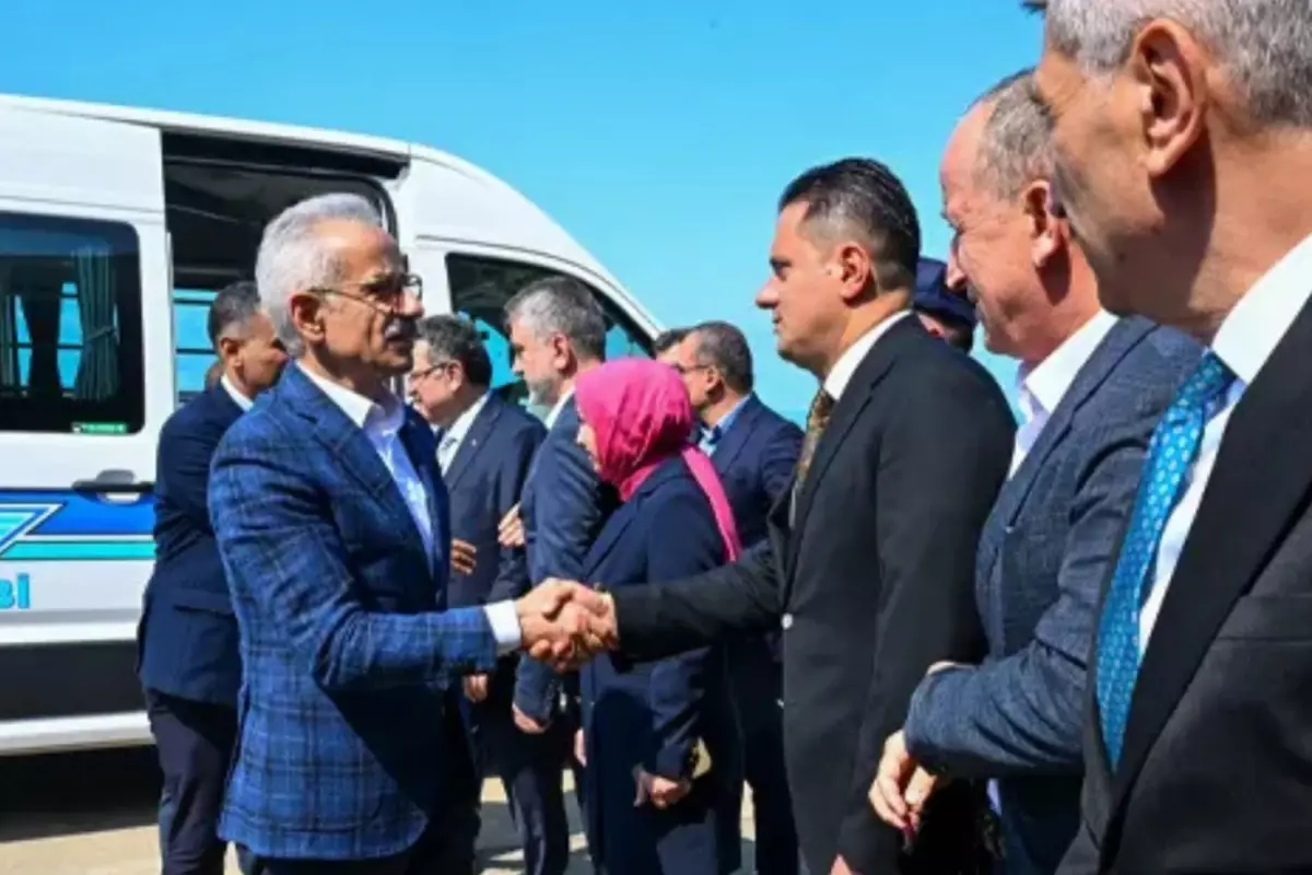 Bakan Uraloğlu, selin vurduğu Trabzon'a gitti: Kaybolan vatandaşımızı arama çalışmaları sürüyor