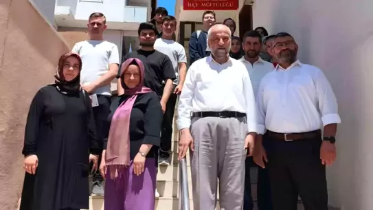 Çanlı Öğrencilere Bilgi Yarışmasında Ödül