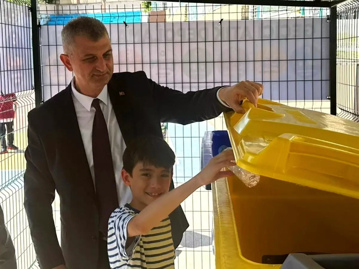 Gölcük Belediyesi'nden Gençlere Sıfır Atık Eğitimi