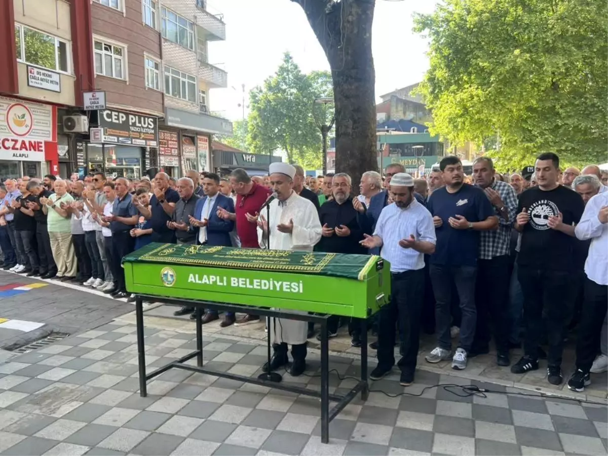 27 Yaşında Kanserden Hayatını Kaybeden İsmet Kaplancan Son Yolculuğuna Uğurlandı