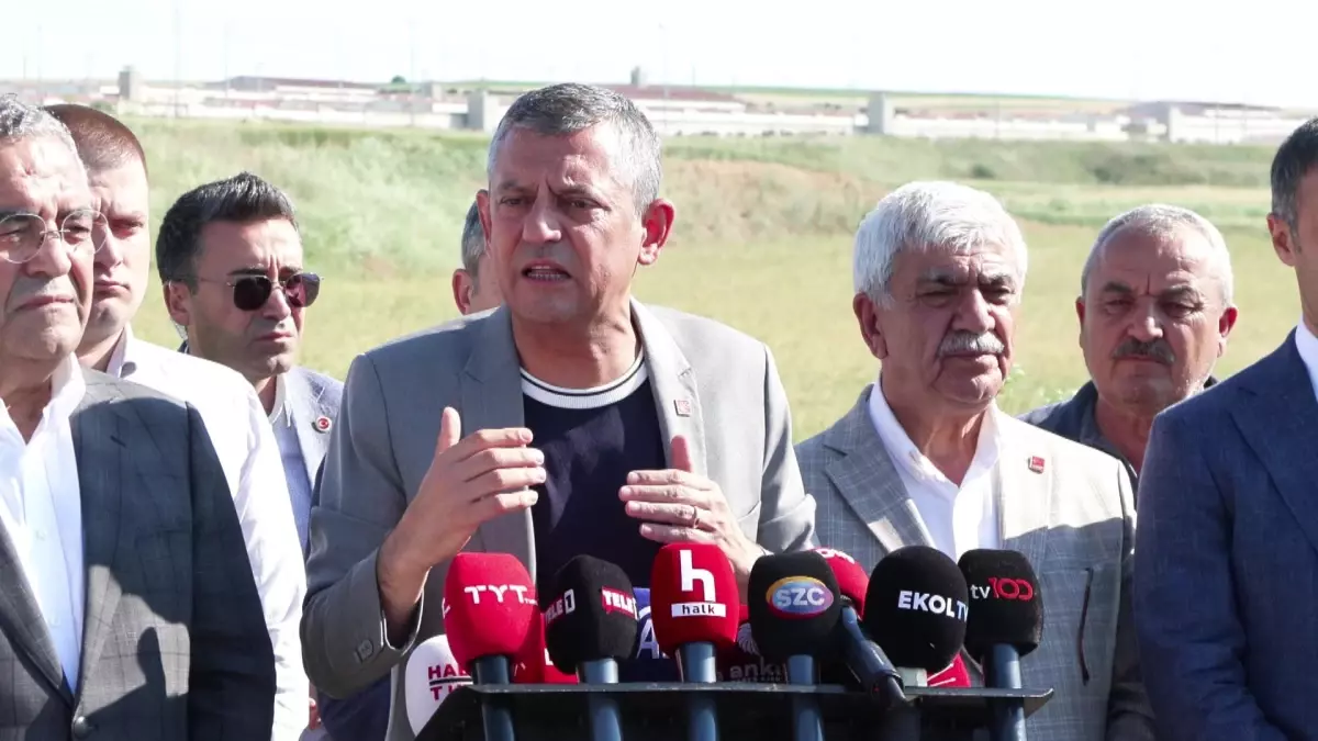 Özgür Özel'den İmamoğlu'na Ziyaret