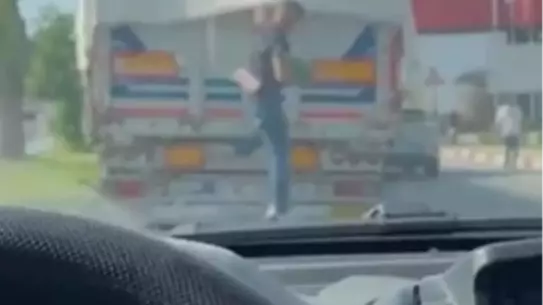 Kırmızı Işıkta Karpuz Hırsızlığı
