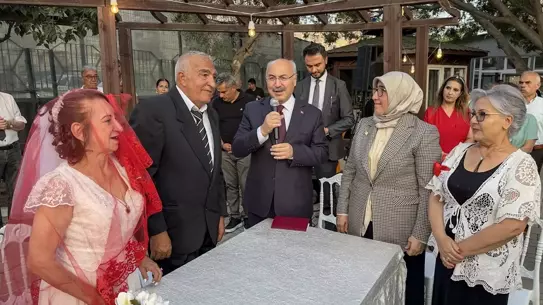 Adana'da huzurevinde tanışan çift evlendi