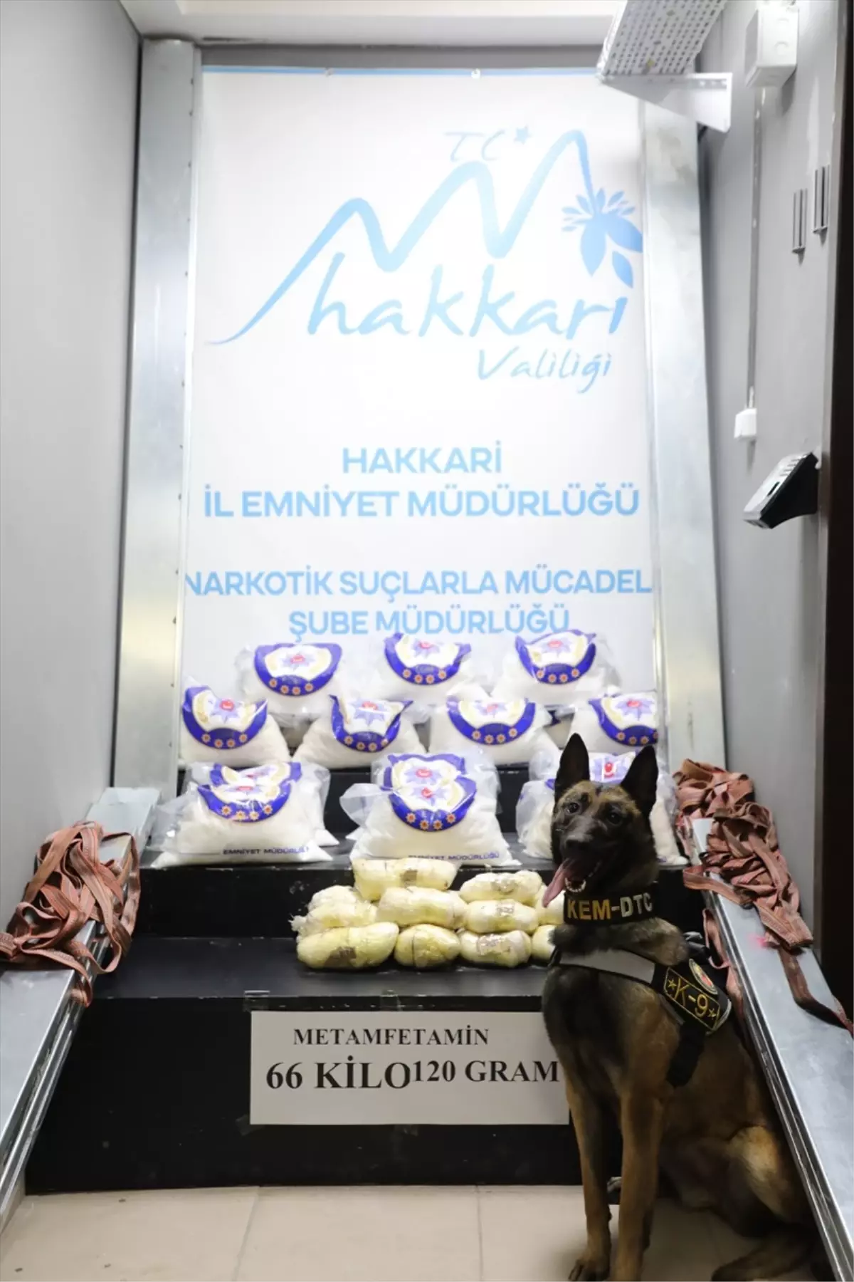 Hakkari'de 66 Kilo Uyuşturucu Ele Geçirildi