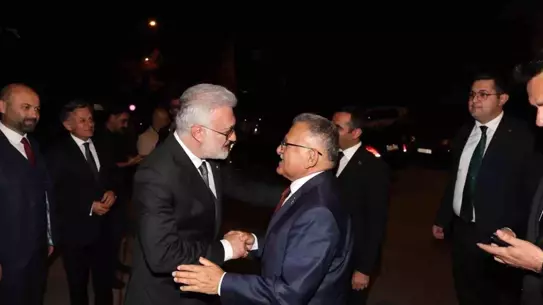 Büyükkılıç'tan Tiyatro Destek Sözü
