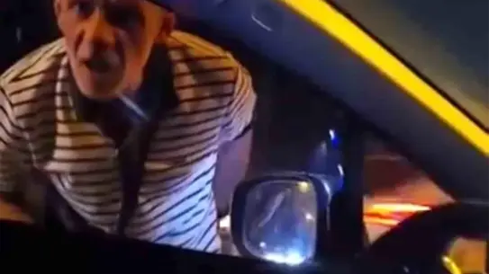Bursa'da Kadın Sürücüyü Tepkisiyle Korkuttu