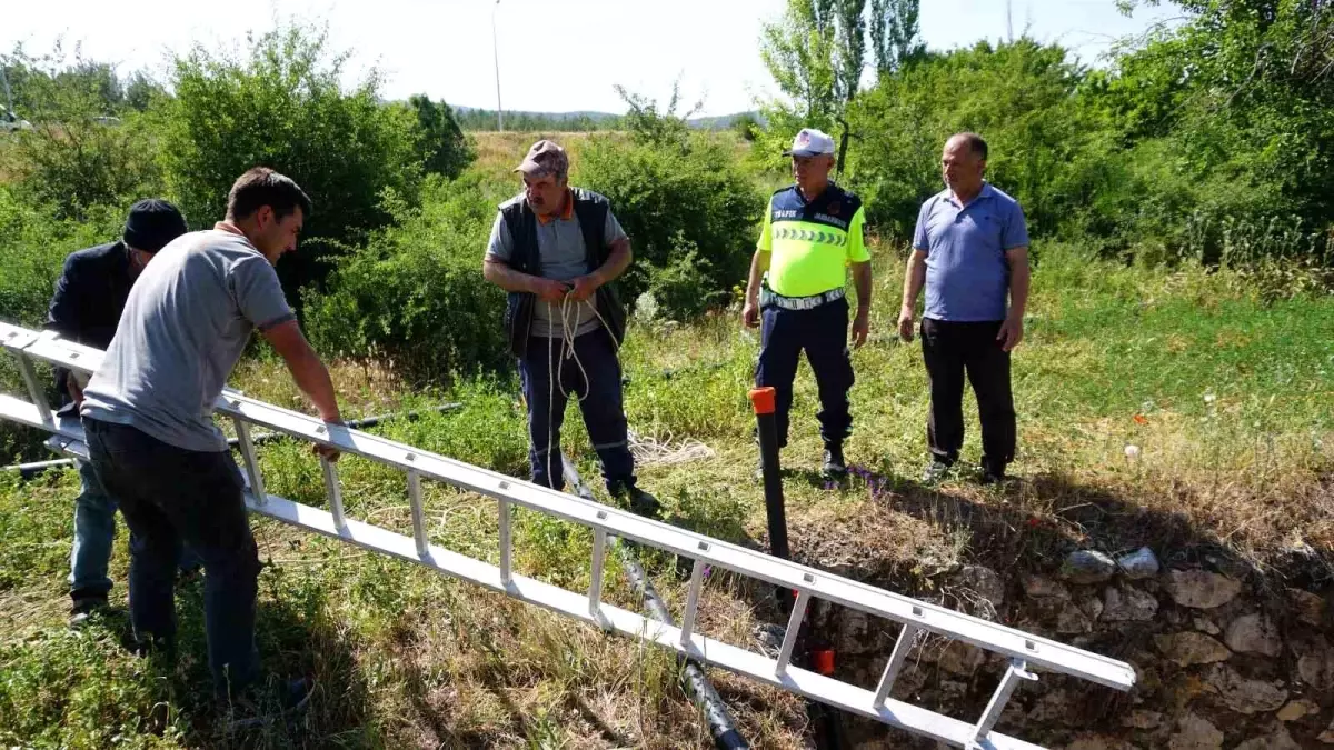 Burdur'da Kuyudan Kurtarılan Köpek Sağlıkla Kurtarıldı