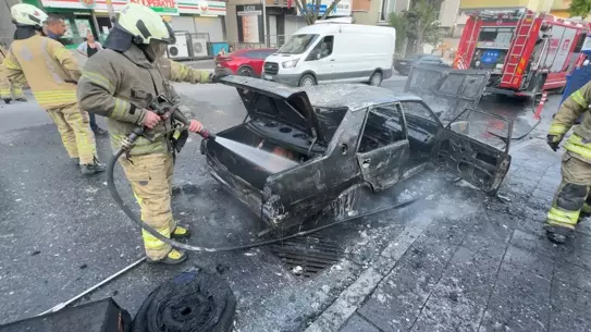 Avcılar'da Otomobil Yangını