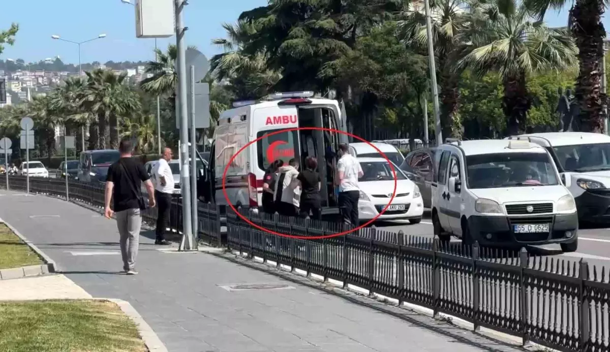 Samsun'da Bıçaklı Saldırı: Genç Hastaneye Kaldırıldı