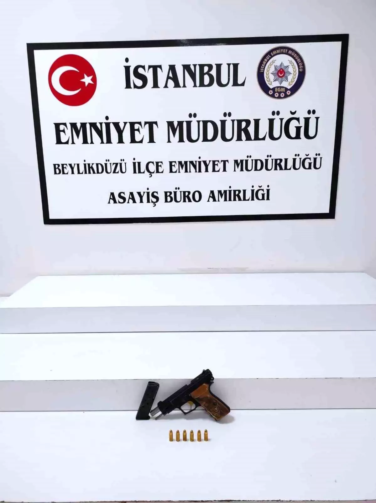 Beylikdüzü'nde Silahlı Saldırı: İki Saldırgan Yakalandı