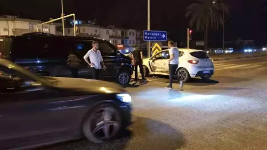 Antalya'da Tur Aracı Kaza Yaptı