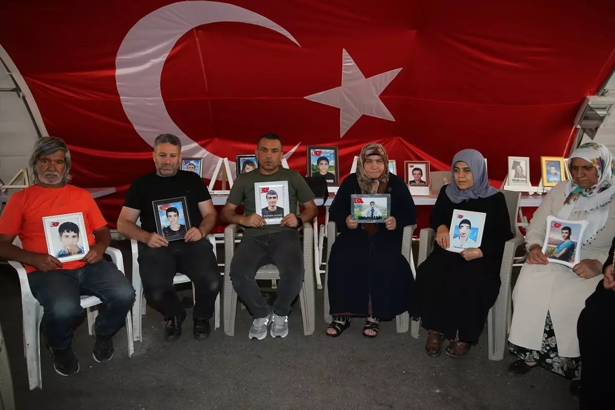 Diyarbakır Anneleri Bayramda Evlatlarına Kavuşmayı Umuyor