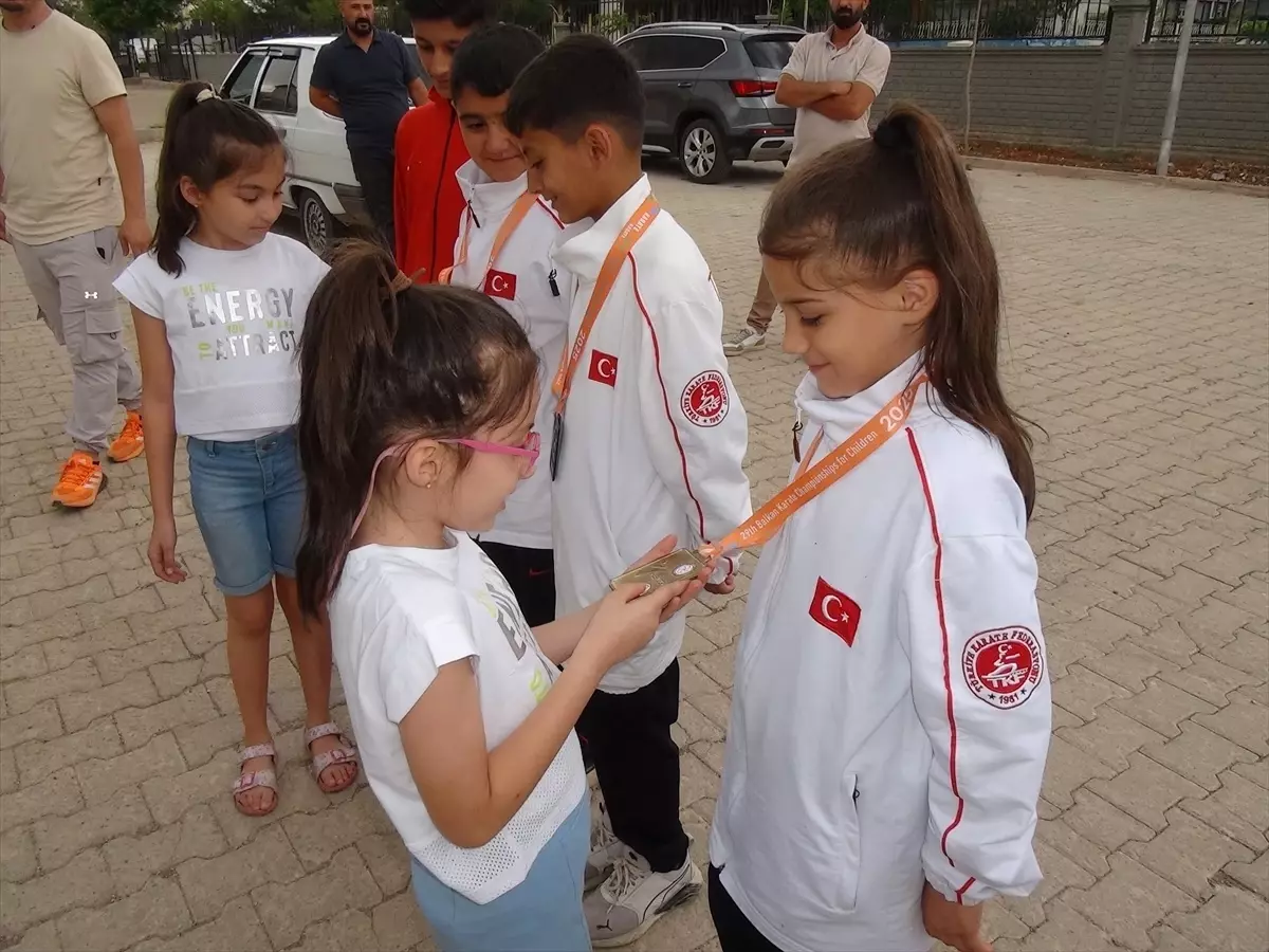 Balkan Şampiyonu 10 Yaşındaki Arin Vefa